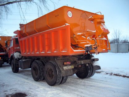 Съемные кузовные пескоразбрасыватели